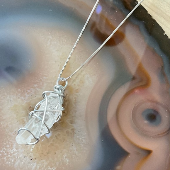 Handmade Wire wrap clear quartz wand necklace healing crystal - Picture 3 of 8
